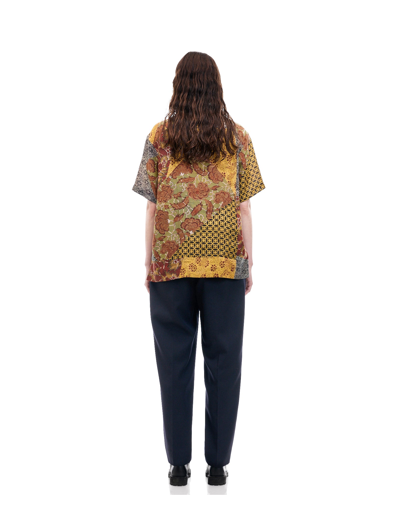 O*A様 sacai 迷彩柄シャツ vowels-ss25-model-sakai-sarasa