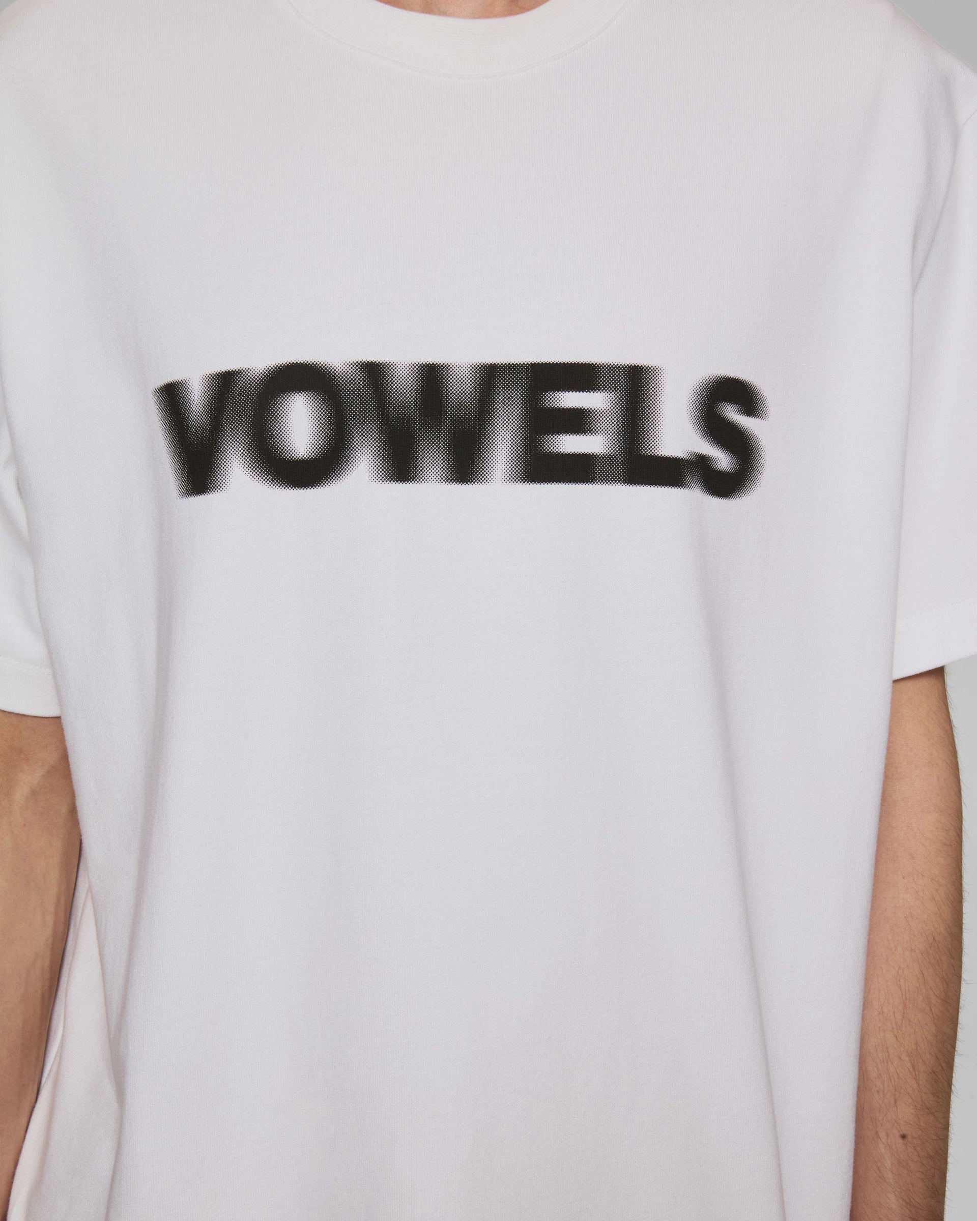 vowels | Blur Tee