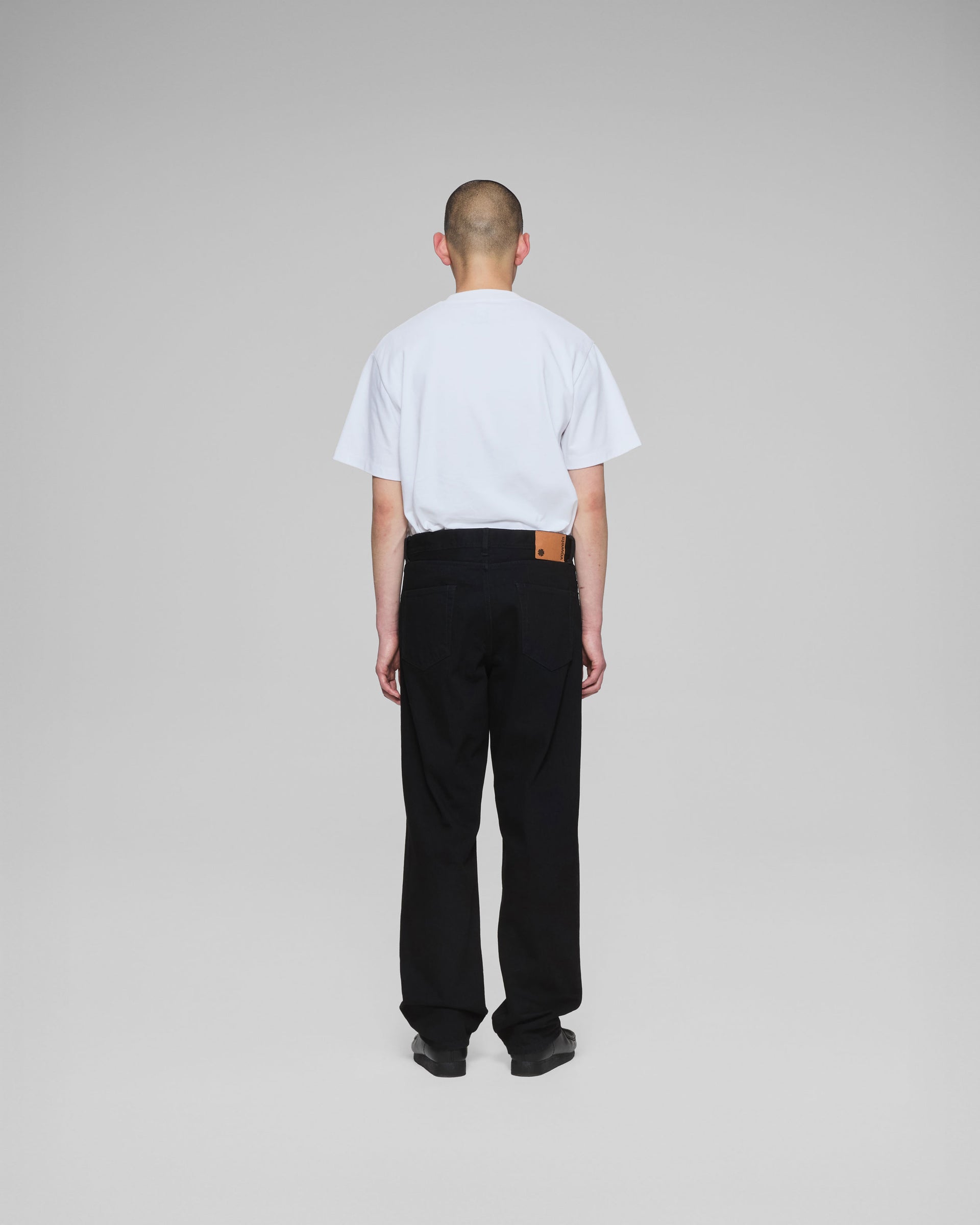vowels24aw-full-black-straight 