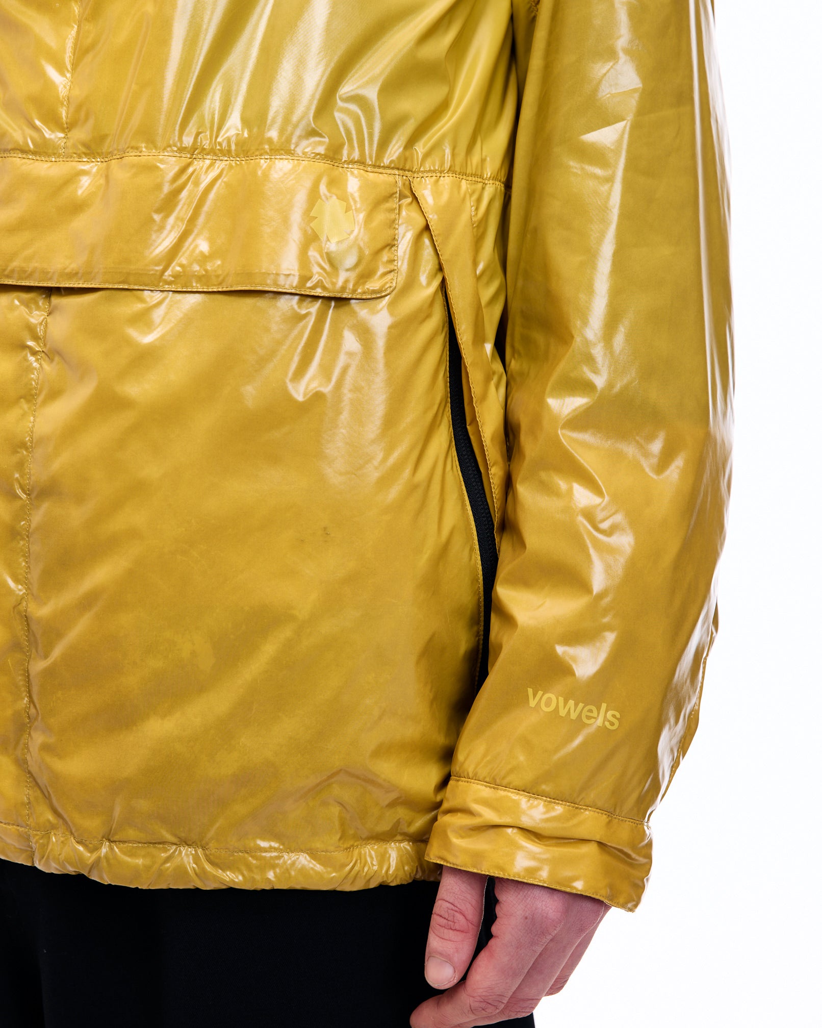 vowels | Thermosensitive Shell Jacket